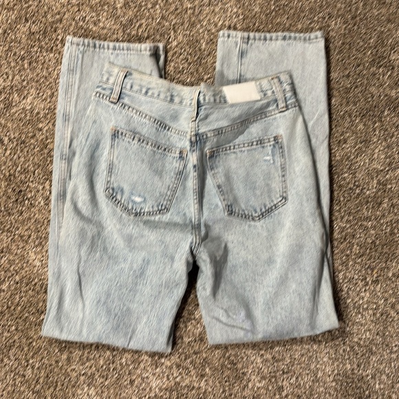 Distressed Women Jeans - Picture 4 of 5